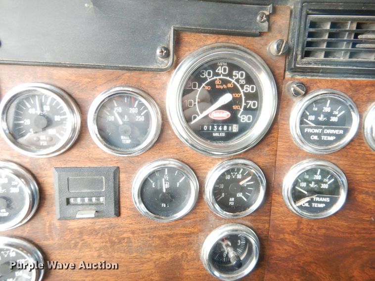 image for item DK2999 1996 Peterbilt 379  dump truck