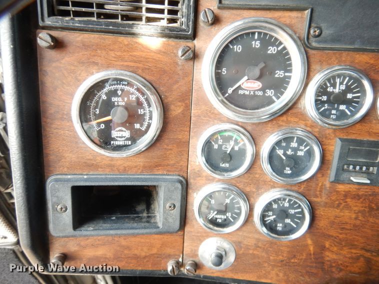 image for item DK2999 1996 Peterbilt 379  dump truck