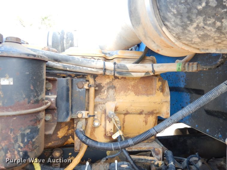 image for item DK2999 1996 Peterbilt 379  dump truck