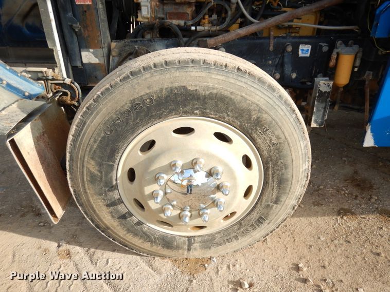 image for item DK2999 1996 Peterbilt 379  dump truck