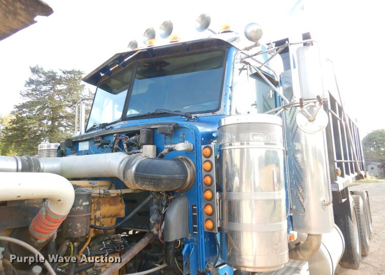 image for item DK2999 1996 Peterbilt 379  dump truck