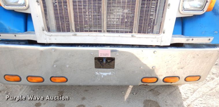 image for item DK2999 1996 Peterbilt 379  dump truck