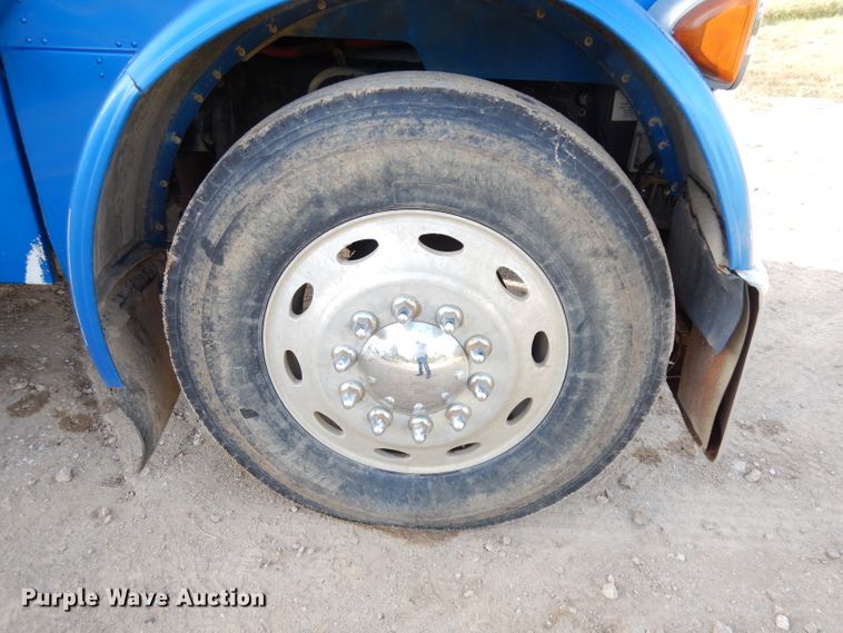 image for item DK2999 1996 Peterbilt 379  dump truck