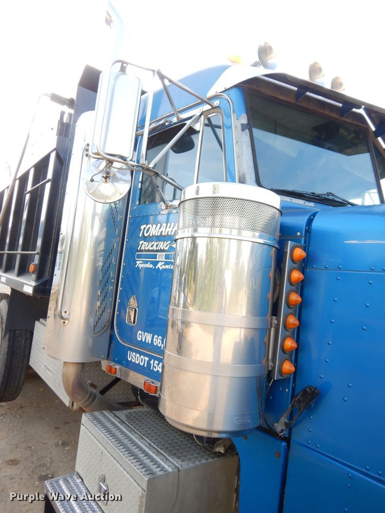 image for item DK2999 1996 Peterbilt 379  dump truck