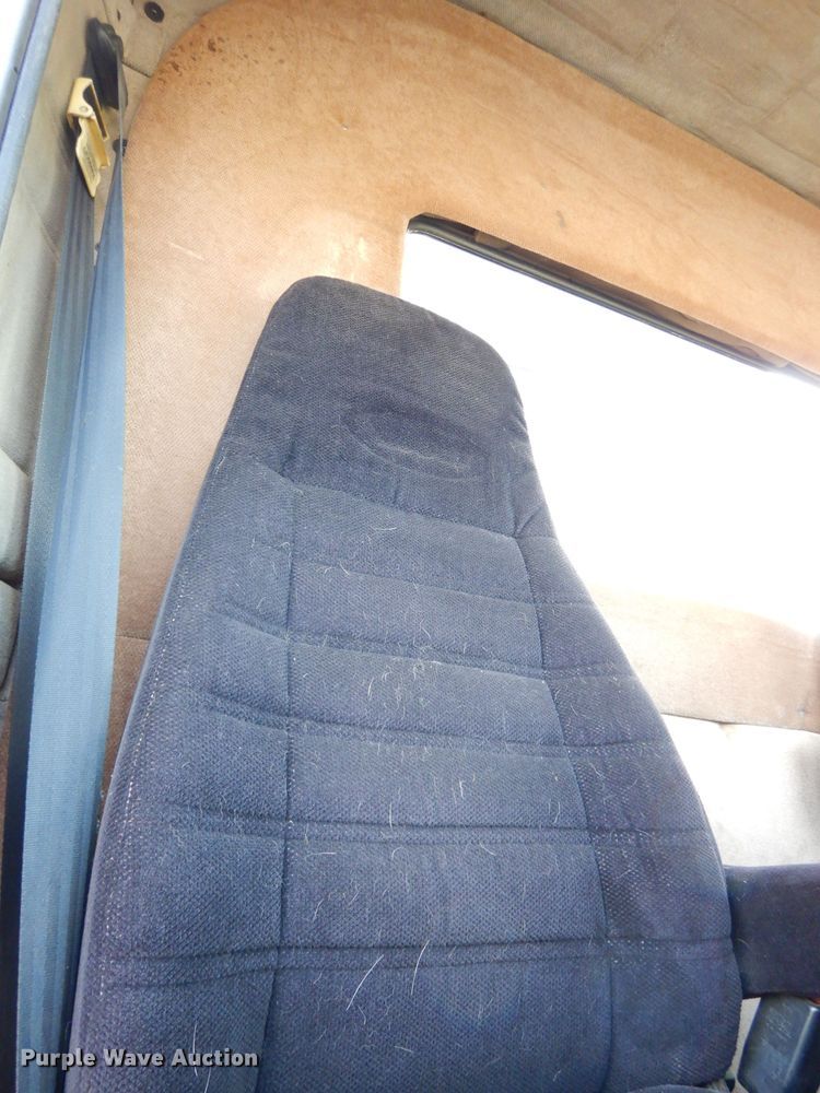 image for item DK2999 1996 Peterbilt 379  dump truck