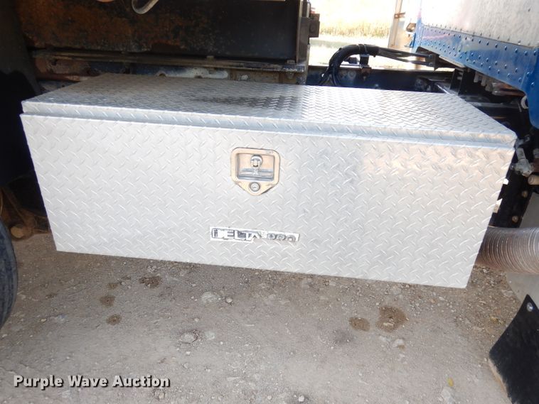 image for item DK2999 1996 Peterbilt 379  dump truck