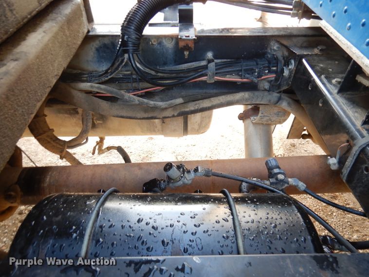 image for item DK2999 1996 Peterbilt 379  dump truck