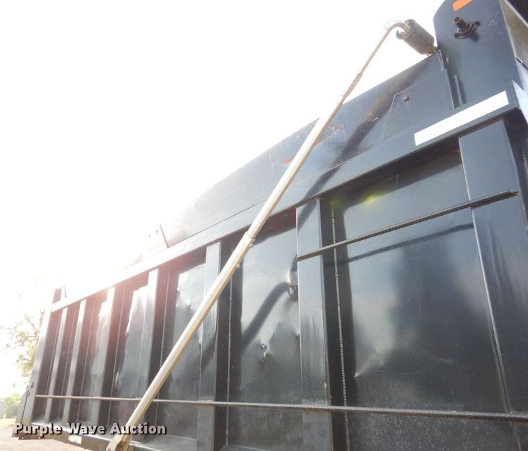 image for item DK2999 1996 Peterbilt 379  dump truck