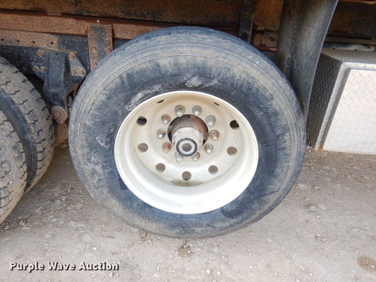 image for item DK2999 1996 Peterbilt 379  dump truck