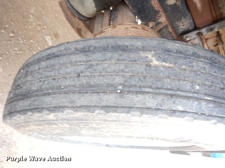 image for item DK2999 1996 Peterbilt 379  dump truck