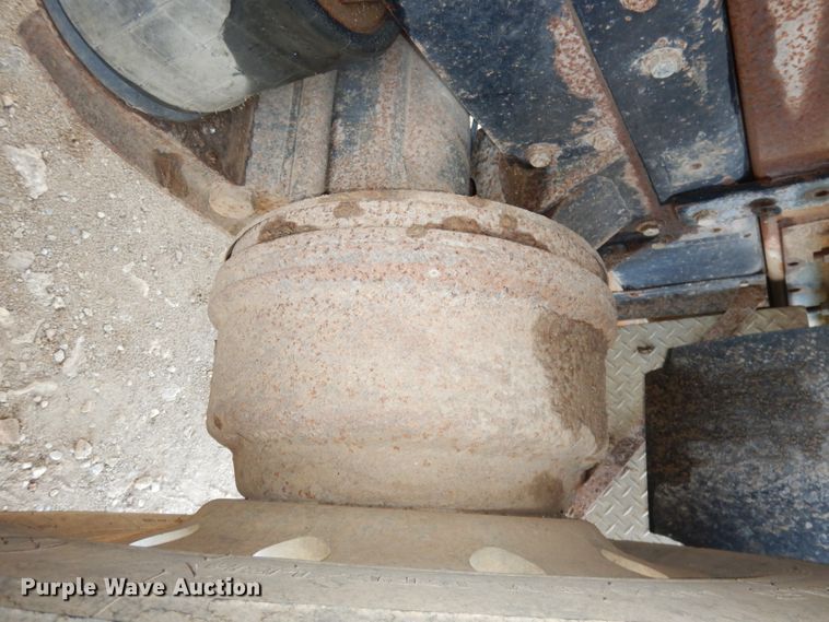 image for item DK2999 1996 Peterbilt 379  dump truck