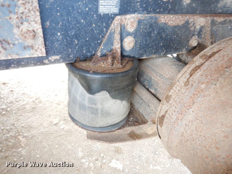 image for item DK2999 1996 Peterbilt 379  dump truck