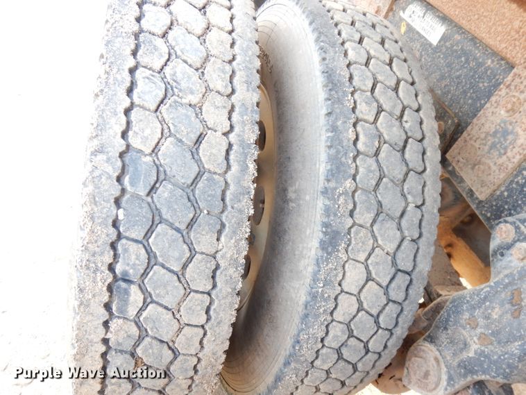 image for item DK2999 1996 Peterbilt 379  dump truck