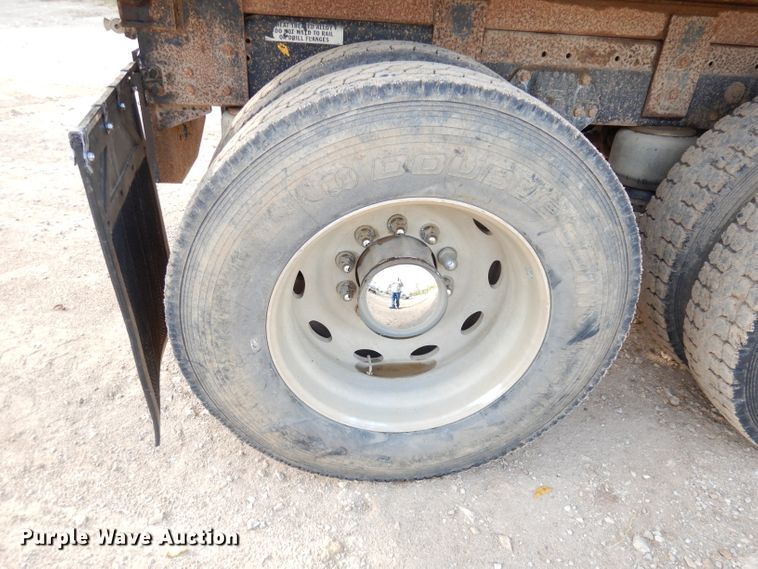 image for item DK2999 1996 Peterbilt 379  dump truck