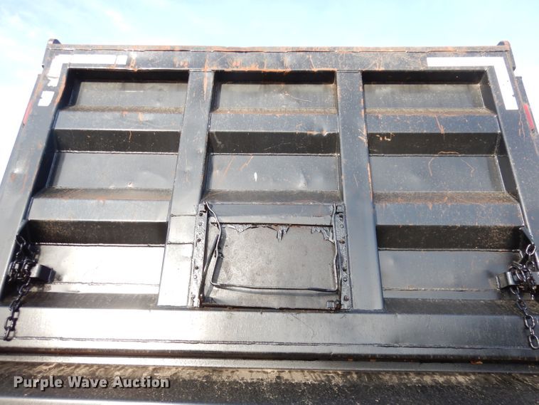 image for item DK2999 1996 Peterbilt 379  dump truck