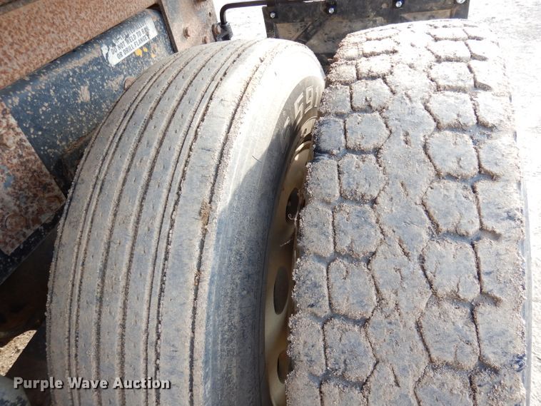 image for item DK2999 1996 Peterbilt 379  dump truck