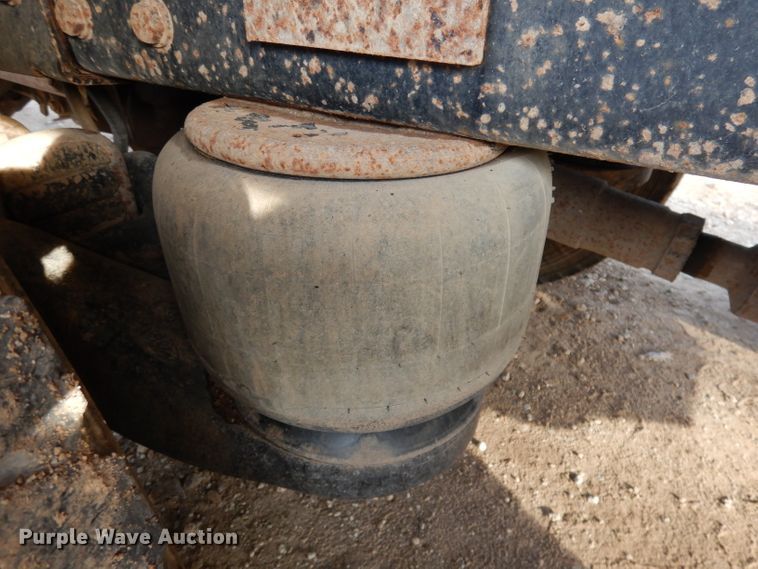 image for item DK2999 1996 Peterbilt 379  dump truck