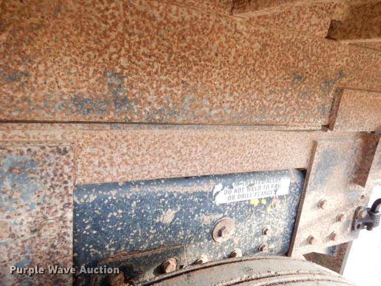 image for item DK2999 1996 Peterbilt 379  dump truck