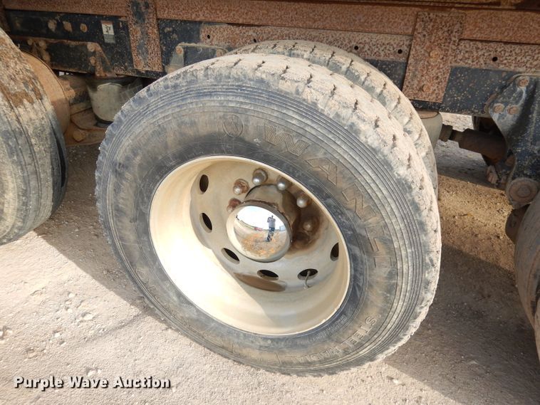 image for item DK2999 1996 Peterbilt 379  dump truck