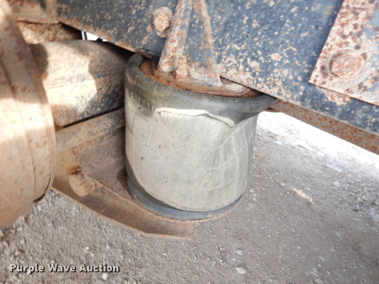 image for item DK2999 1996 Peterbilt 379  dump truck