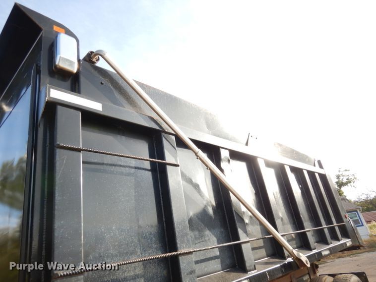 image for item DK2999 1996 Peterbilt 379  dump truck