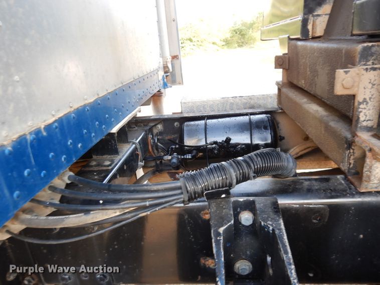 image for item DK2999 1996 Peterbilt 379  dump truck