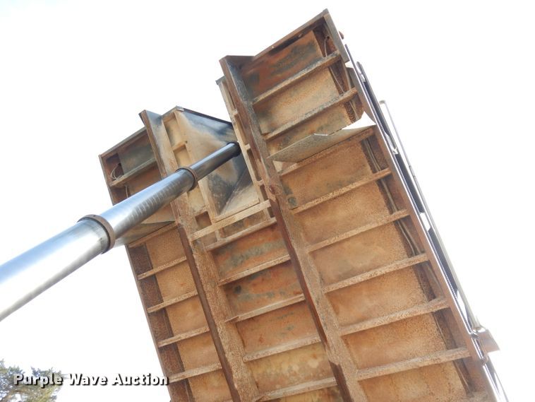 image for item DK2999 1996 Peterbilt 379  dump truck