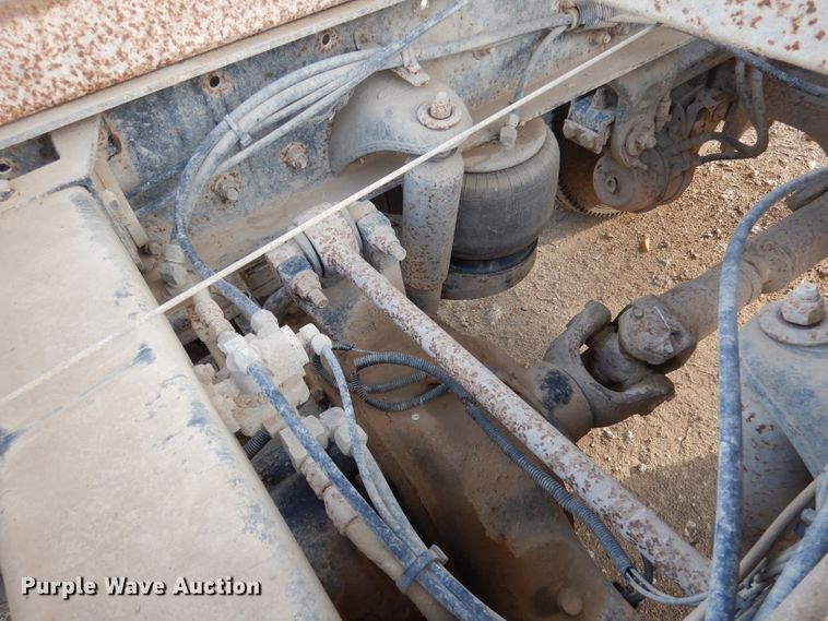 image for item DK2999 1996 Peterbilt 379  dump truck