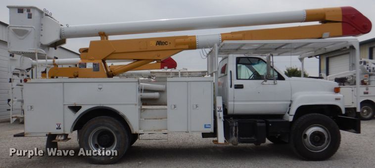 image for item DL0177 1992 GMC TopKick C6500  bucket truck