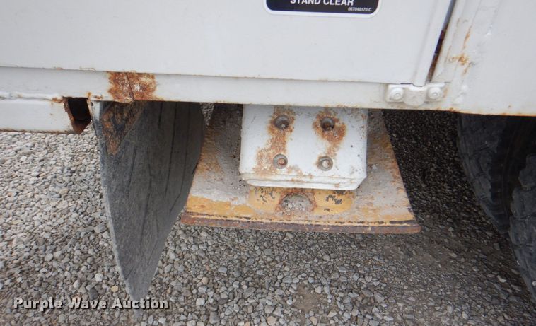 image for item DL0177 1992 GMC TopKick C6500  bucket truck