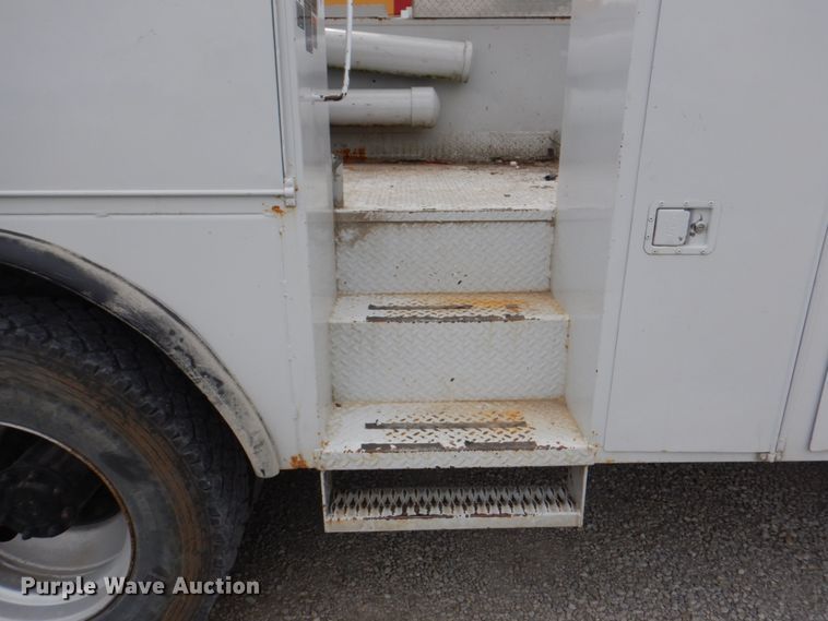 image for item DL0177 1992 GMC TopKick C6500  bucket truck