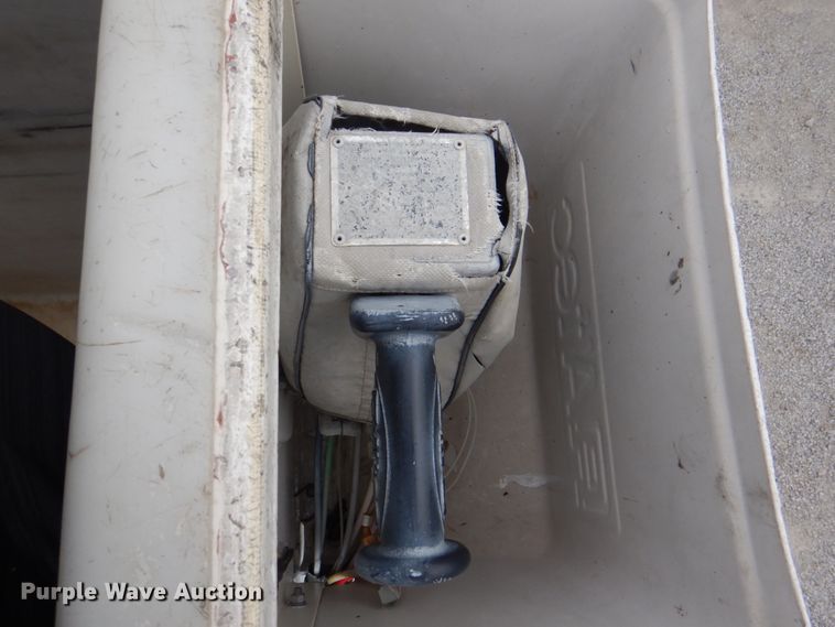 image for item DL0177 1992 GMC TopKick C6500  bucket truck