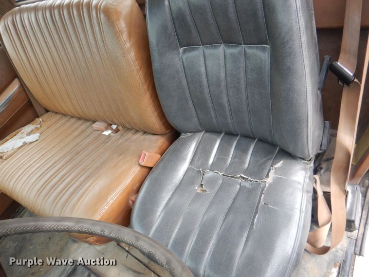 image for item DL0177 1992 GMC TopKick C6500  bucket truck