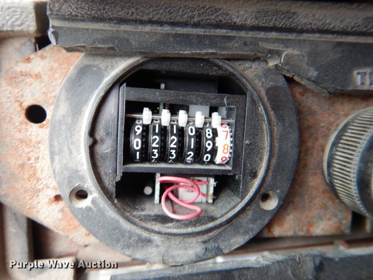 image for item DL0177 1992 GMC TopKick C6500  bucket truck