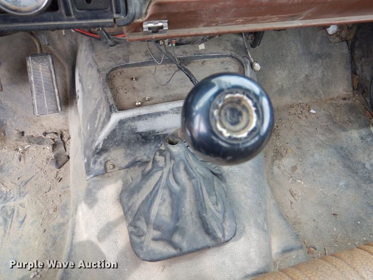 image for item DL0177 1992 GMC TopKick C6500  bucket truck