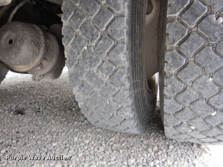 image for item DL0177 1992 GMC TopKick C6500  bucket truck