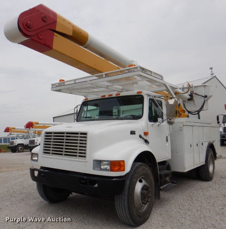 image for item DL0180 1994 International 4700  bucket truck