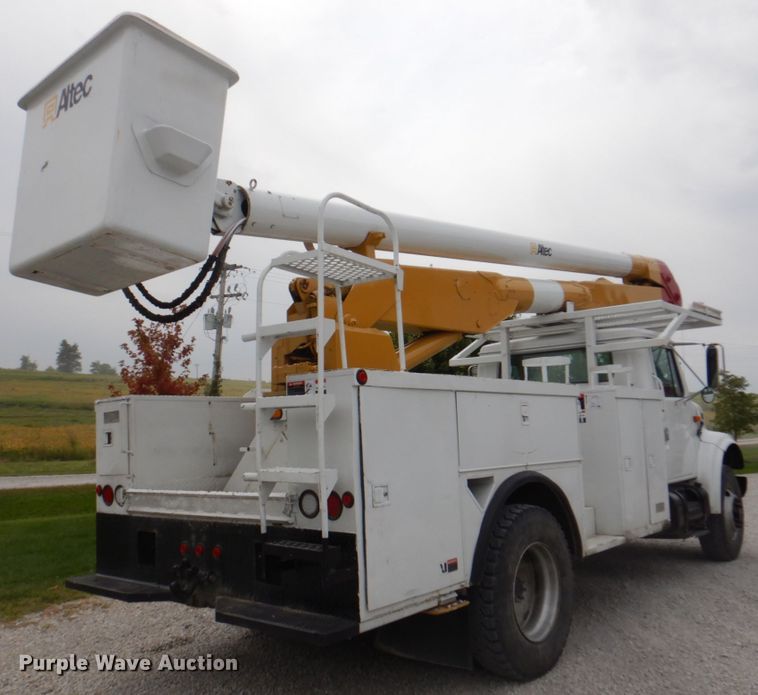 image for item DL0180 1994 International 4700  bucket truck