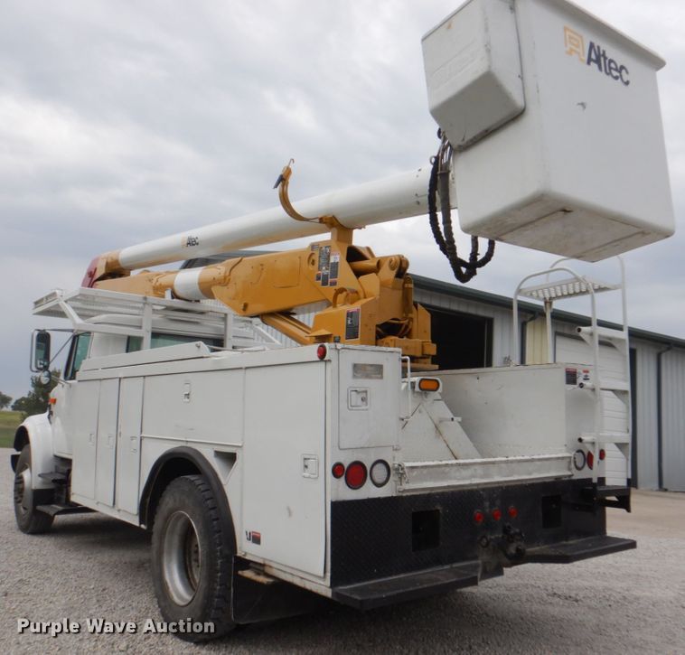 image for item DL0180 1994 International 4700  bucket truck