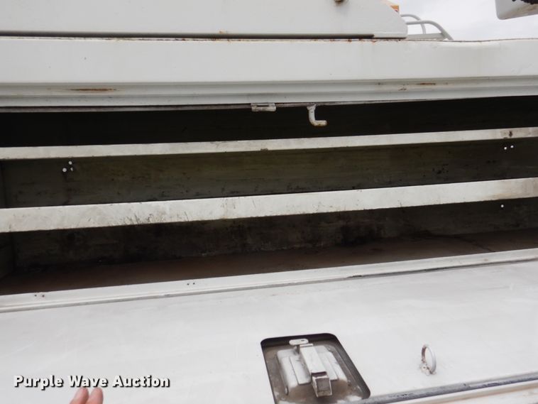 image for item DL0180 1994 International 4700  bucket truck