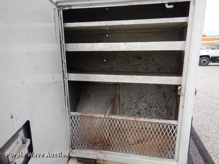 image for item DL0180 1994 International 4700  bucket truck