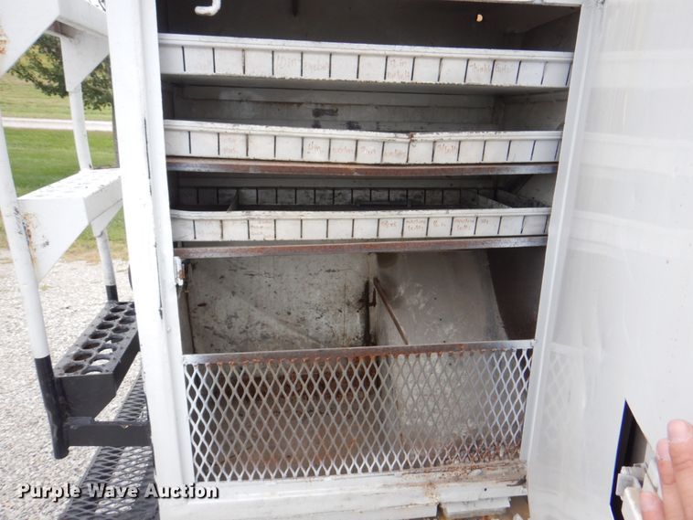 image for item DL0180 1994 International 4700  bucket truck