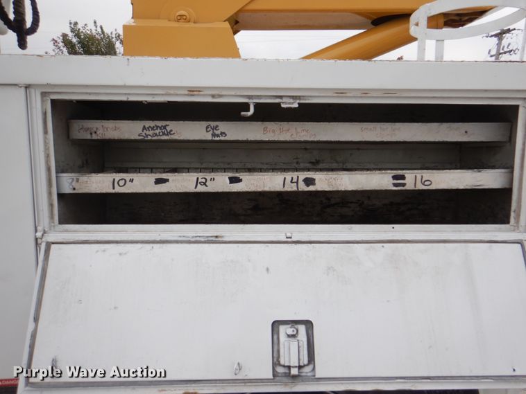 image for item DL0180 1994 International 4700  bucket truck