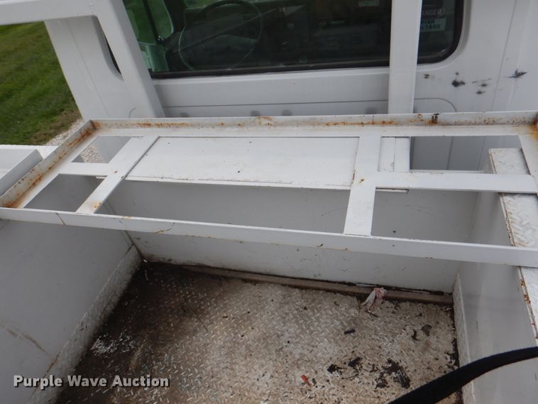 image for item DL0180 1994 International 4700  bucket truck