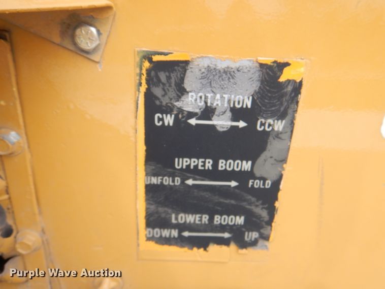 image for item DL0180 1994 International 4700  bucket truck