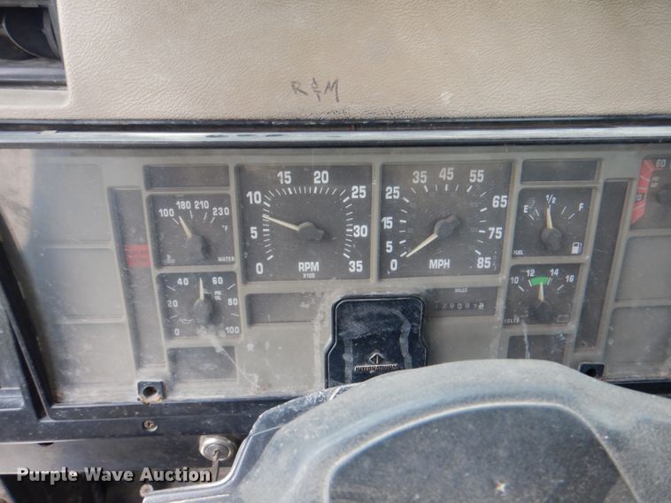 image for item DL0180 1994 International 4700  bucket truck