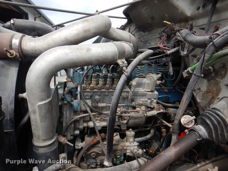 image for item DL0180 1994 International 4700  bucket truck