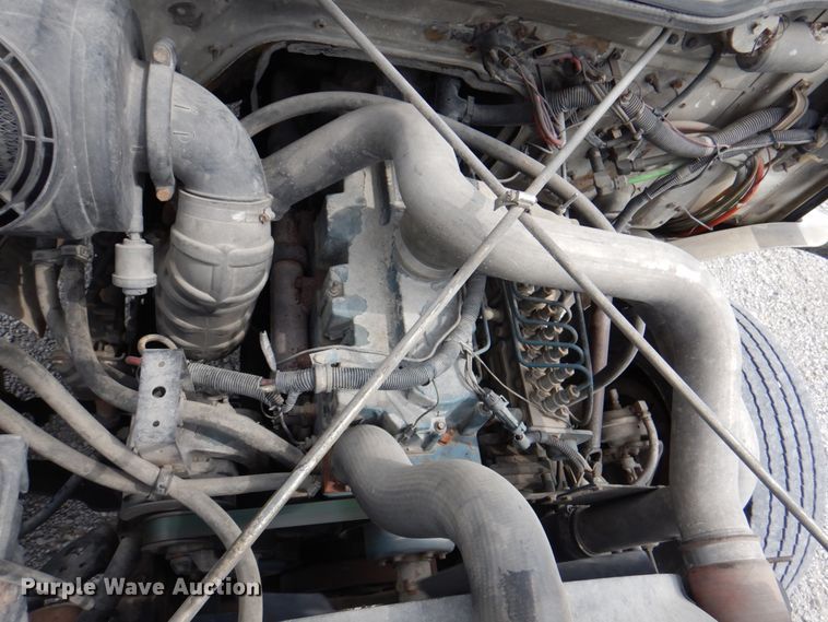 image for item DL0180 1994 International 4700  bucket truck