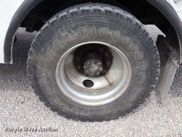 image for item DL0180 1994 International 4700  bucket truck