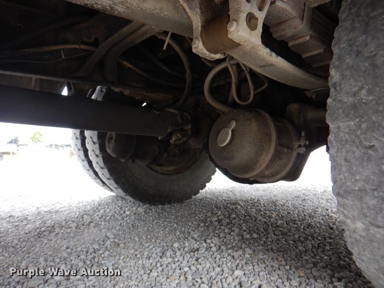 image for item DL0180 1994 International 4700  bucket truck